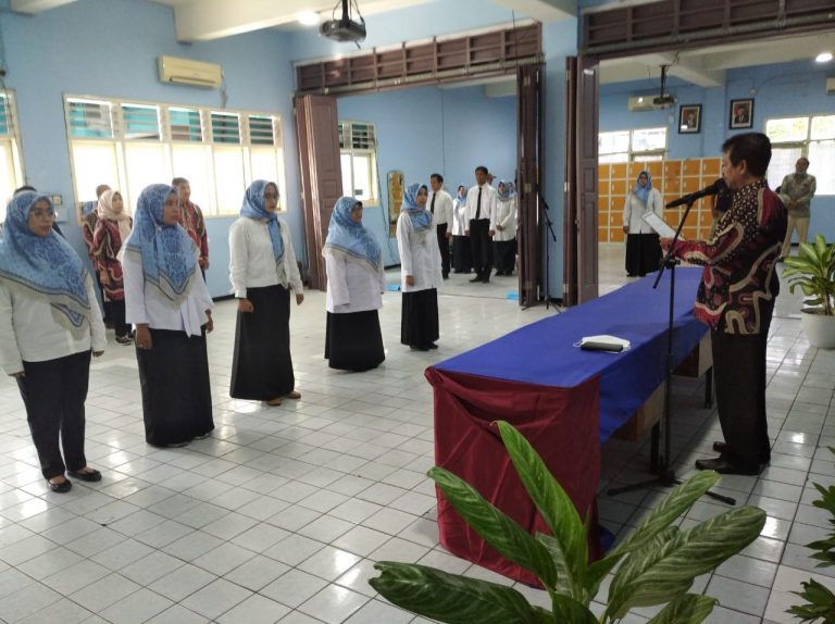 Kartini Pimpin Lima Sekolah di Lingkungan Yayasan Barunawati Biru Surabaya
