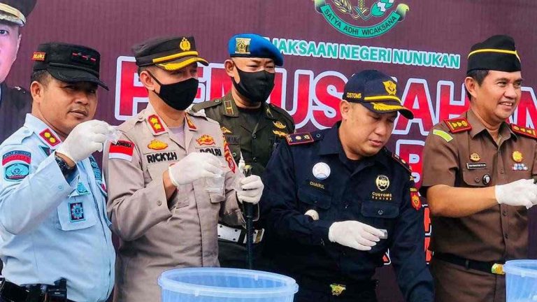 Sinergi dengan APH, Kalapas Nunukan Hadiri Pemusnahan Barang Bukti di Kejaksaan