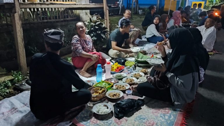Ritual Tolak Balak, Warga Osing Kemiren Gelar Tumpeng Sewu