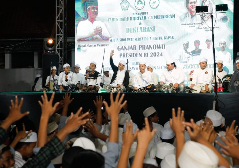 Peduli Santri, Ratusan Kiai Kampung Deklarasi Ganjar Pranowo Presiden 2024