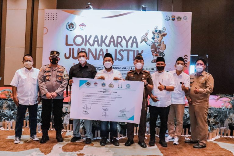 Lokakarya Jurnalistik PWI-AKD Gresik Hasilkan Solusi Hadapi Wartawan Abal-abal