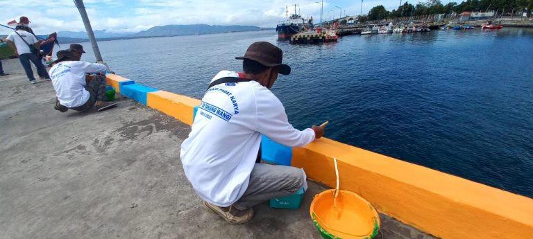 30 Warga Terdampak Pandemi Diajak Program Padat Karya di Pelabuhan Tanjungwangi