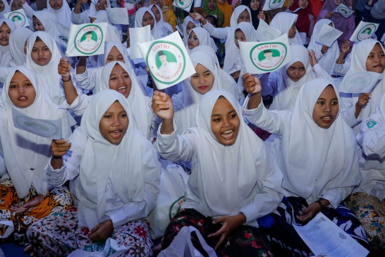 Konsisten Dorong Moderasi Beragama, Ganjar, Diidolakan Ribuan Santri Jadi Presiden 2024