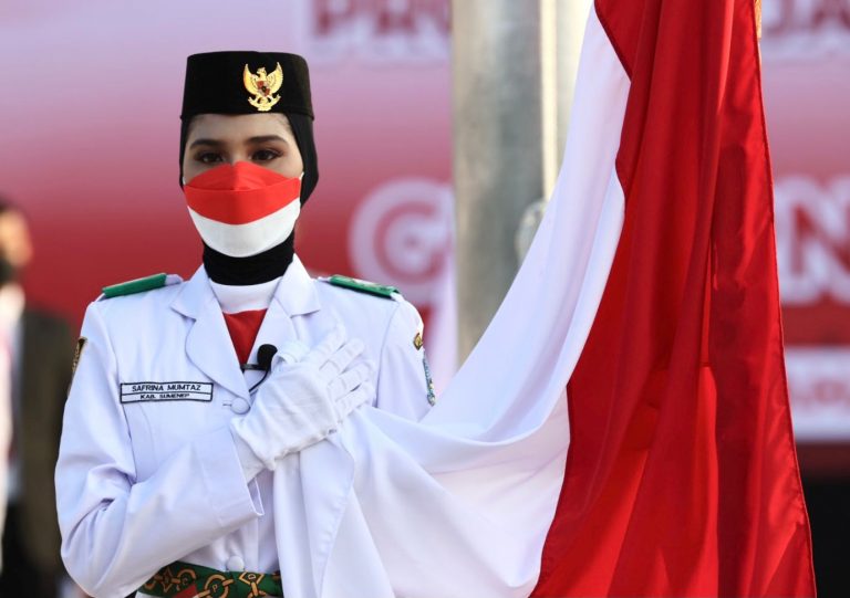 Gubernur Kukuhkan 76 Paskibraka Jatim 2022