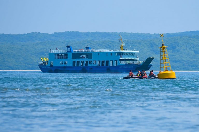 Cuaca Buruk, Penyeberangan Ketapang – Gilimanuk Ditutup Dua Jam