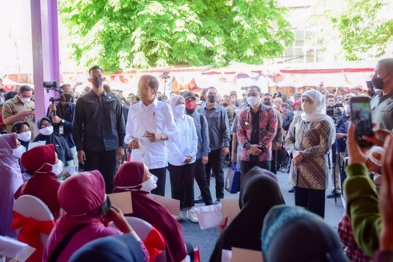 Presiden Jokowi Bantu Modal Bagi Pelaku Usaha Kecil 