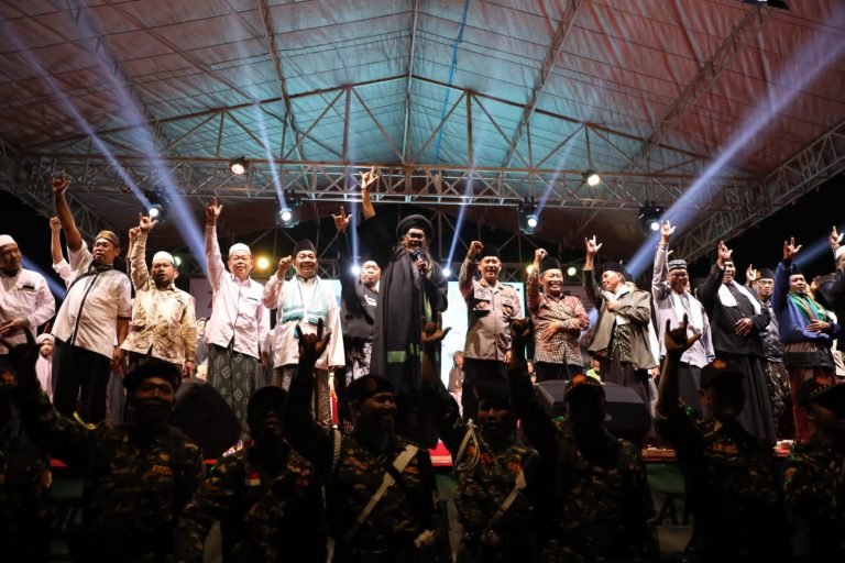 Sejajarkan Pesantren dengan Pendidikan Formal, Ribuan Santri Doakan Ganjar Presiden 2024