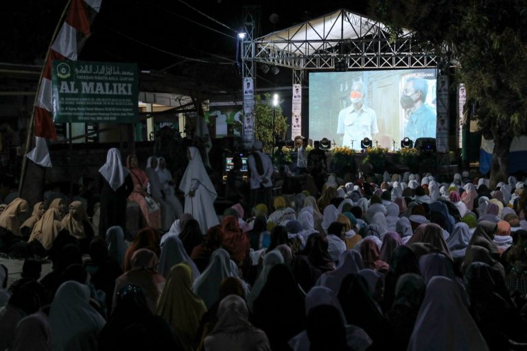 Ribuan Santri – Ulama Ponorogo Cintai dan Suarakan ‘Ganjar Presiden’