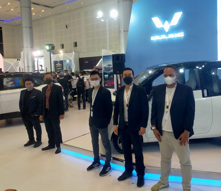Wuling Luncurkan Air ev di Ajang GIIAS Surabaya 2022