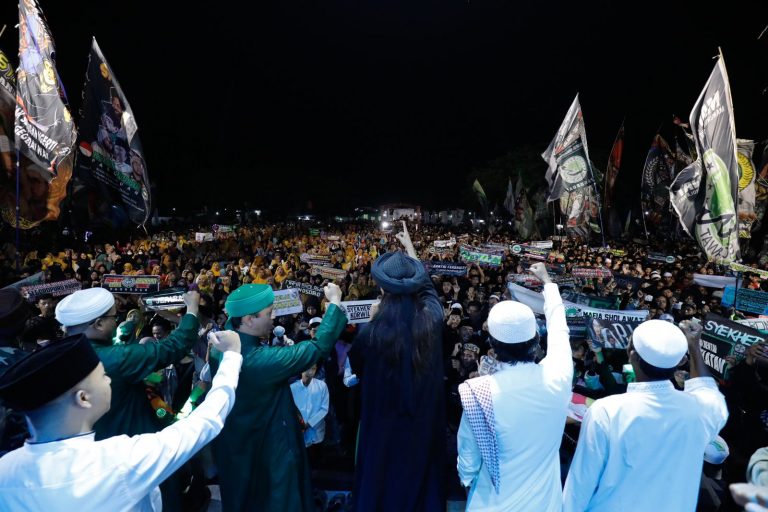 Ribuan Santri – Ulama di Pasuruan Beri Dukungan Ganjar Presiden 2024