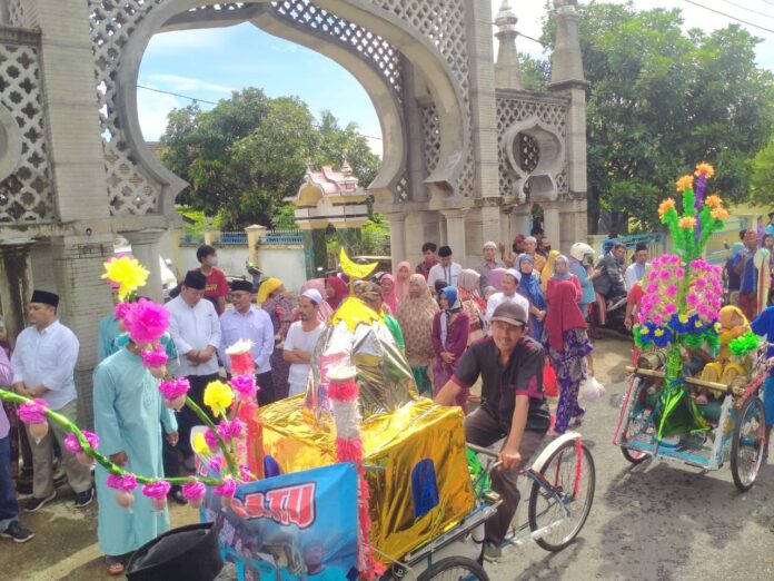 Tradisi endog-endogan di Banyuwangi.