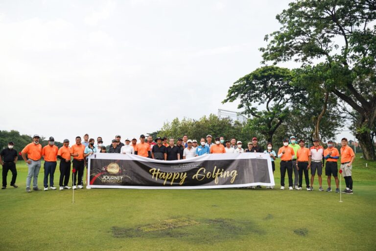 Meriah, Turnamen HUT Golf Graha Famili di Surabaya