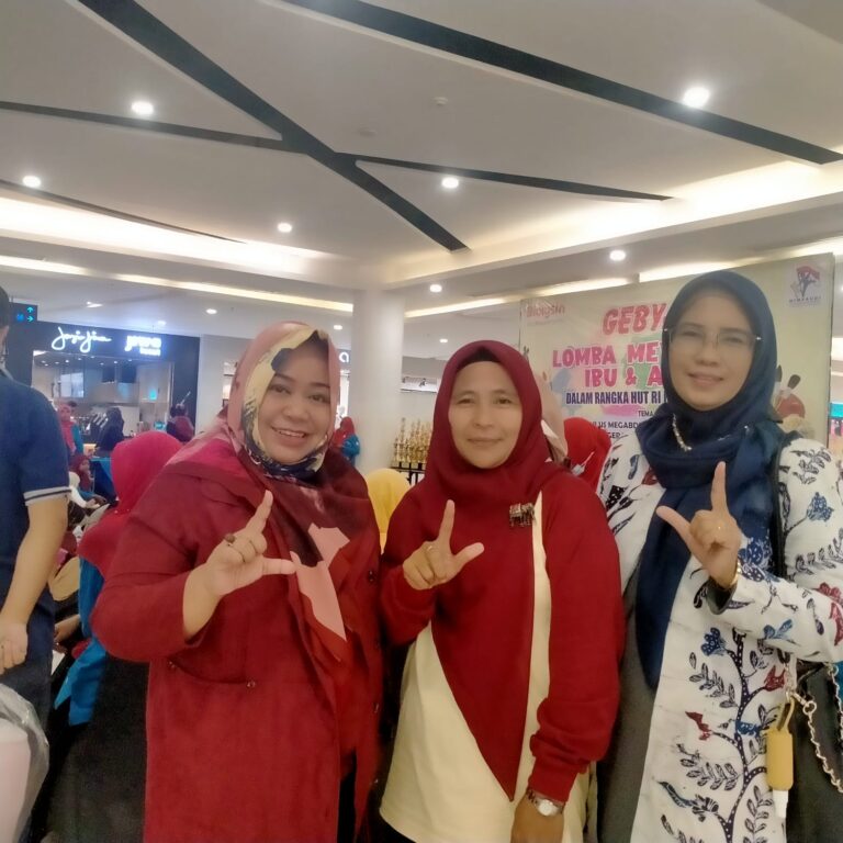 Lomba Lukis Himpaudi Gresik Tumbuhkan Harmonisasi Ibu Anak