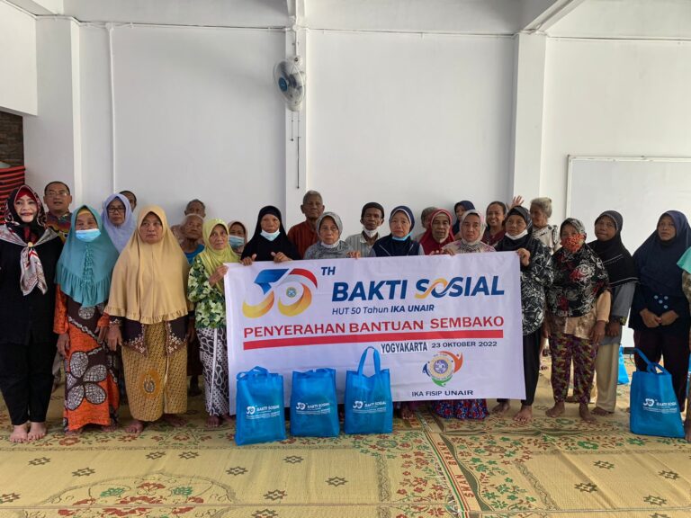 Ika FISIP Unair Jateng-DIY Gelar Baksos di Sleman