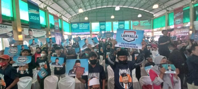 Relawan Wong Blambangan, Banyuwangi menggelar deklarasi mendukung La Nyalla maju capres, Rabu (26/10/2022) sore.