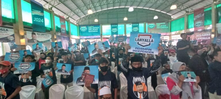 Relawan Wong Blambangan, Banyuwangi menggelar deklarasi mendukung La Nyalla maju capres, Rabu (26/10/2022) sore.