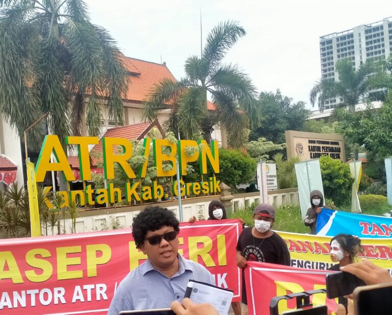 Unjuk Rasa, Desak BPN Gresik Terbitkan Sertifikat Tanah di JIIPE 