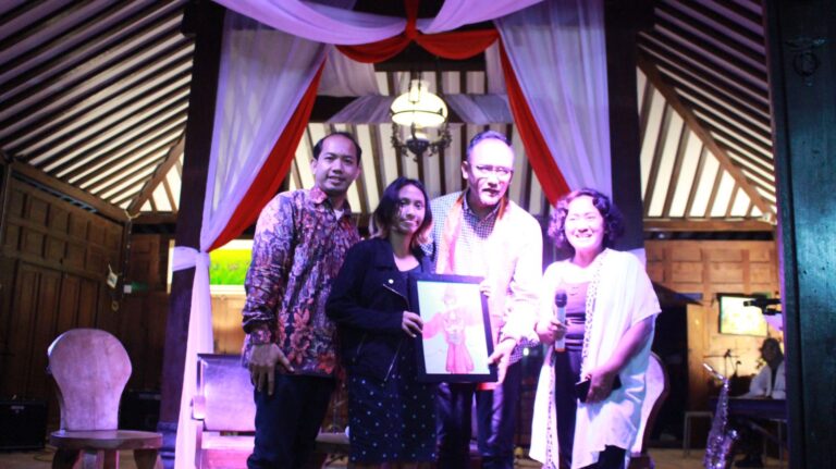 Peringati Sumpah Pemuda, Ika FISIP Unair Gelar Dialog Kebangsaan dan Seni di DIY