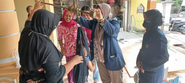 Gugah Kepedulian Mahasiswa Akan Stunting Lewat KKN Tematik Kemanusiaan