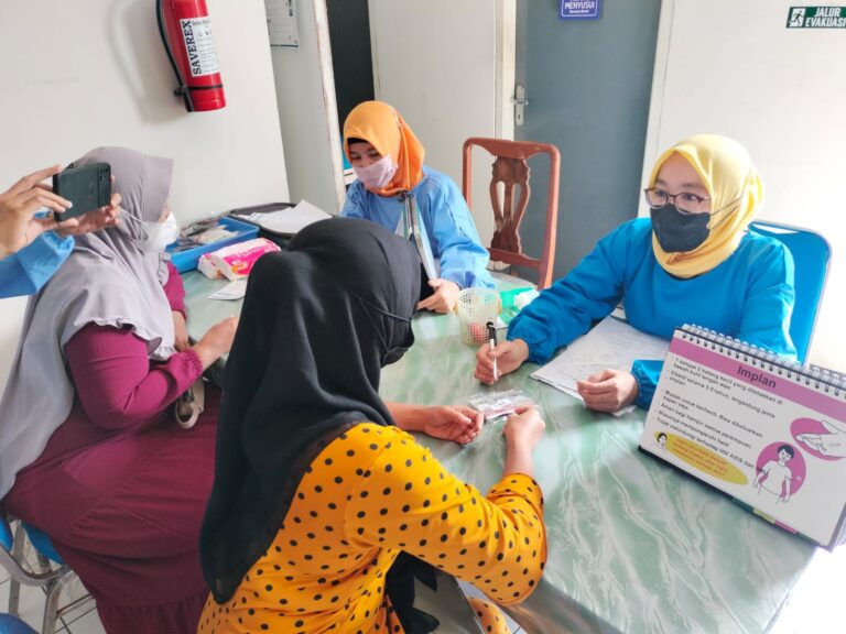 BKKBN Jatim Latih 100 Bidan Pelayanan KB Implan dan IUD