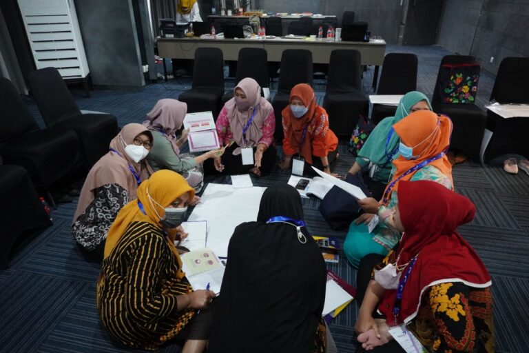 Turunkan Stunting Lewat Komunikasi Antar Pribadi bagi Bidan