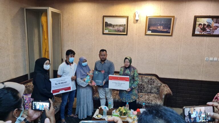 Balita Alami Kelainan, dapat Bantuan Mensos dan Bupati Gresik