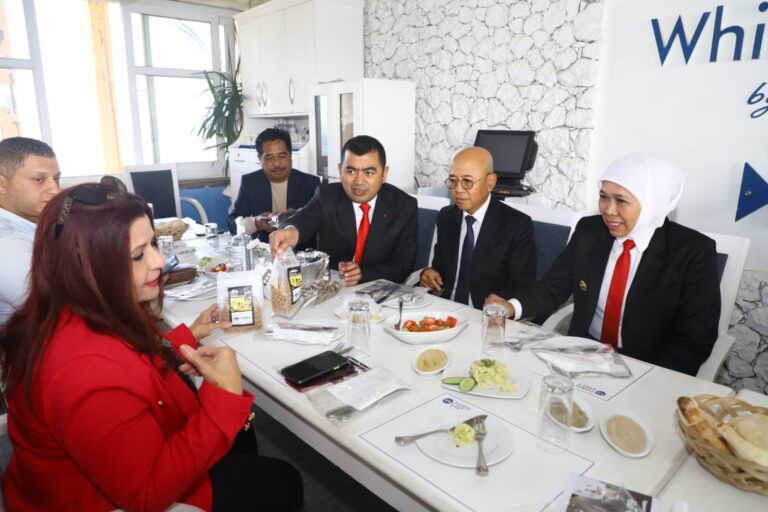 Kunjungan Gubernur Khofifah ke Mesir, Kontrak Ekspor Kopi dan Kertas Jatim Bernilai 11 Juta USD