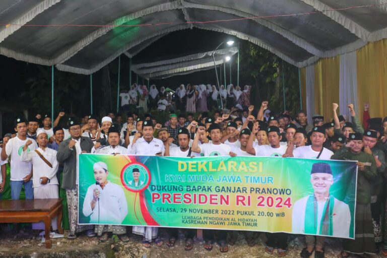 Kepincut Program Ekonomi Pesantren, Ribuan Kyai Muda di Ngawi Dukung Ganjar Presiden 2024