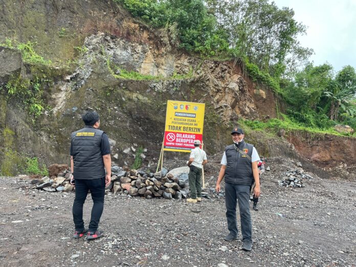 Penutupan galian C ilegal di sejumlah kecamatan di Banyuwangi, Kamis (22/12/2022) siang.