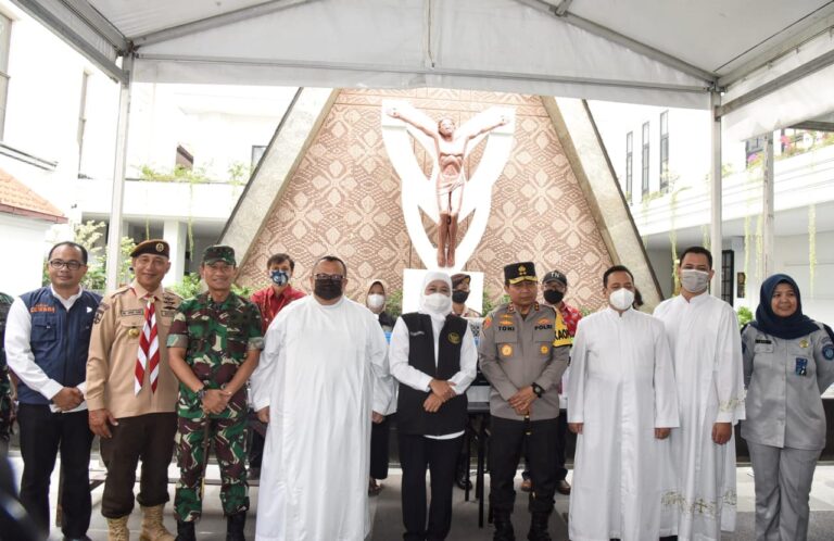 Pastikan Perayaan Natal di Jatim Aman, Gubernur dan Forkopimda Tinjau Kesiapan Gereja