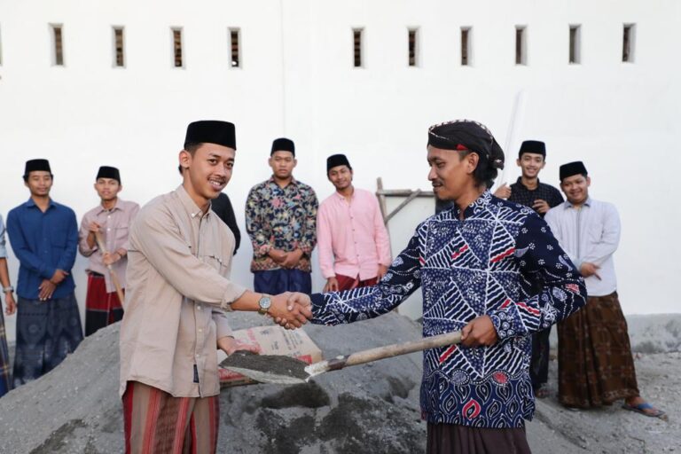 Relawan Gus-Gus Pendukung Ganjar Gandeng Santri Alumni, Rehabilitasi Asrama Ponpes di Tulungagung