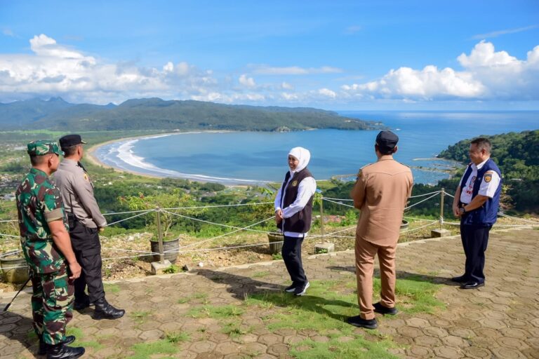 Menikmati Eksotisme Sentono Gentong Pacitan