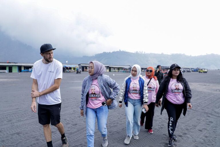 Srikandi Ganjar Jatim Gelar Pelatihan dan Praktek Jadi Tour Guide di Bromo
