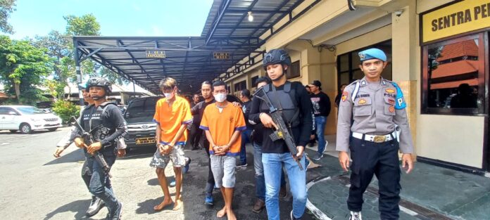 Pelaku pembunuhan perempuan di sungai diamankan di Polresta Banyuwangi, Senin (23/1/2023) siang/udi.