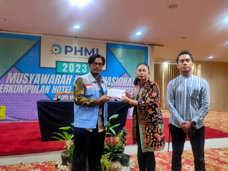 Alhamdulillah…, Dana Hasil Lelang Voucher Hotel ‘PHMI Fest’ Diserahkan ke Sahabat Mustahiq 