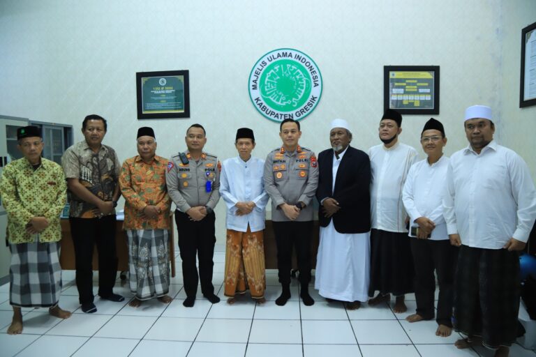 Tugas Baru, Kapolres Gresik Silaturahmi ke MUI