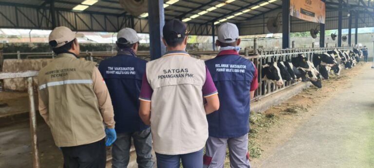 Kick Off Vaksinasi PMK 2023, Jatim Booster 230.000 Ekor Sapi Perah