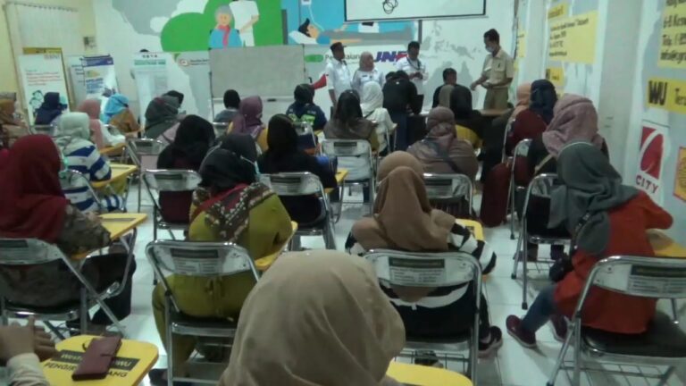 Pemprov Jatim Pulangkan Puluhan PMI Ilegal  