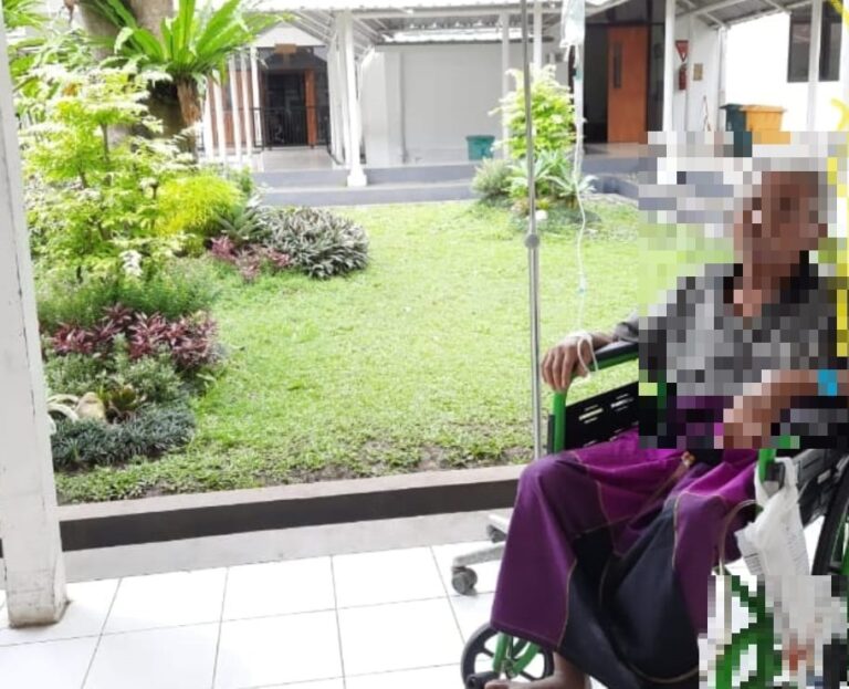 Kakek lansia di Banyuwangi yang memotong alat vitalnya kondisinya mulai membaik.