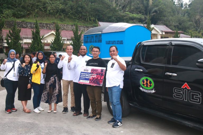 Serahkan Food Truck, SIG Dukung Pemberdayaan Disabilitas