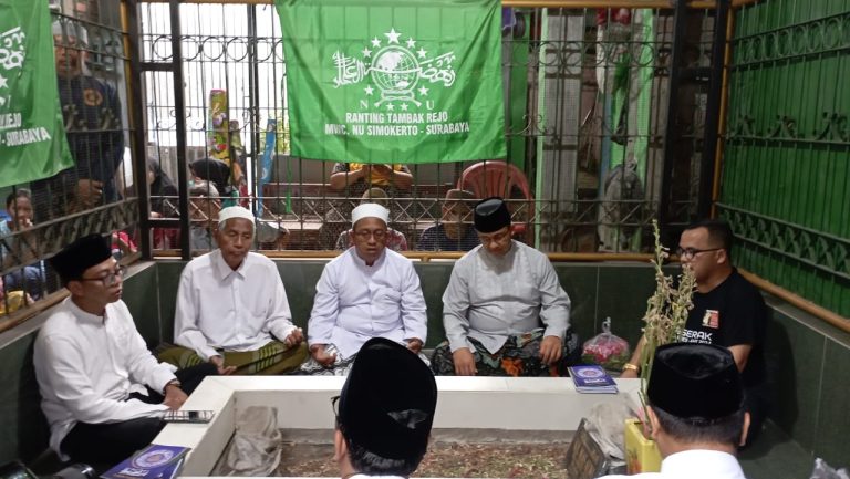 Anies Baswedan Ziarah ke Makam Pencetus Nama NU KH Mas Alwi