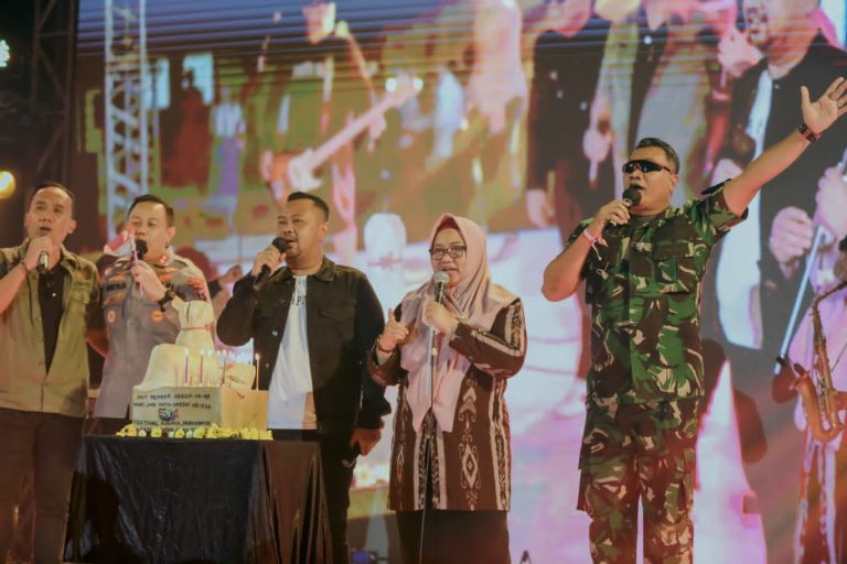 Meriah, Puncak HUT Pemkab Gresik ke-49 dan Hari Jadi Kota Gresik ke-536