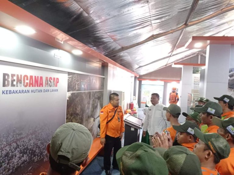 Relawan dan Santri SPMAA Kunjungi BPBD Jatim