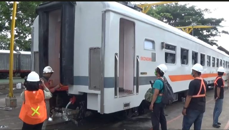 Balai Yasa Surabaya Kebut Perbaikan 195 KA Khusus Lebaran