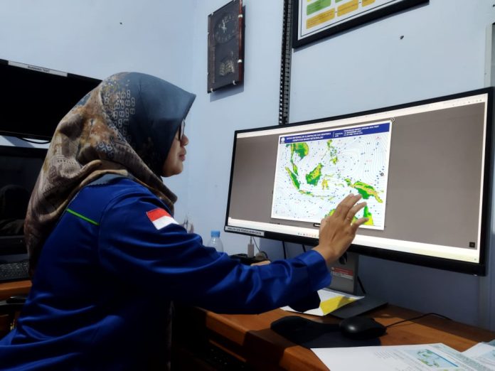 Prakirawan BMKG Banyuwangi menunjukkan potensi cuaca ekstrim di Jatim, Senin (10/4/2023) siang.