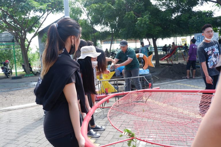 Mahasiswa PCU Bantu Warga dapat Air Jernih dan Rangkai Spot Foto