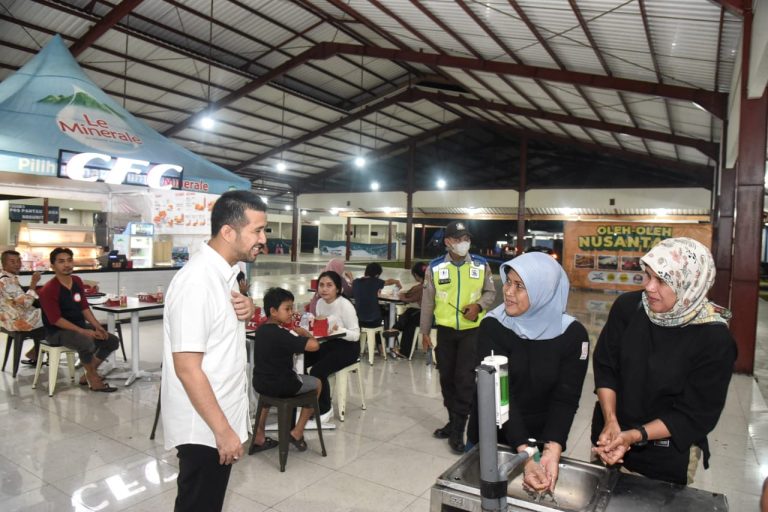Wagub Tinjau Arus Balik Via Tol Jatim di Rest Area