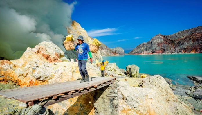 Keindahan panorama Kawah Ijen Banyuwangi yang masuk UNESCO Global Geopark. (foto/ist)