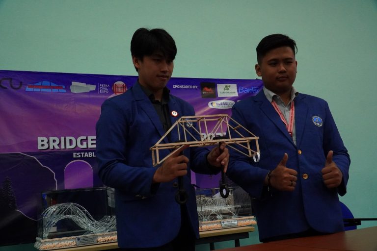 Kompetisi Tahan Gempa dan Jembatan dalam Petra Civil Expo 2023