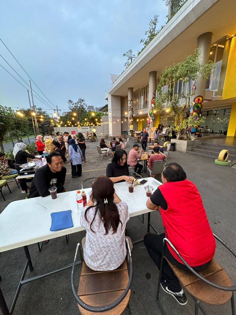 Ayooo…., Nongkrong Menikmati Menu dari UMKM di Yello Hotel Jemursari Surabaya